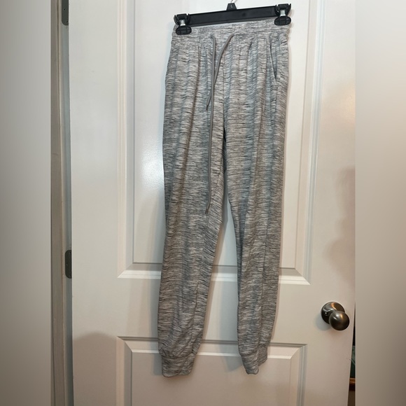shosho Pants - Gray and White Sweatpants